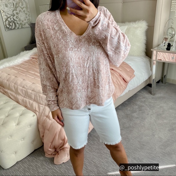 Freshman snakeskin slouchy v-neck pullover sweater - Picture 8 of 15